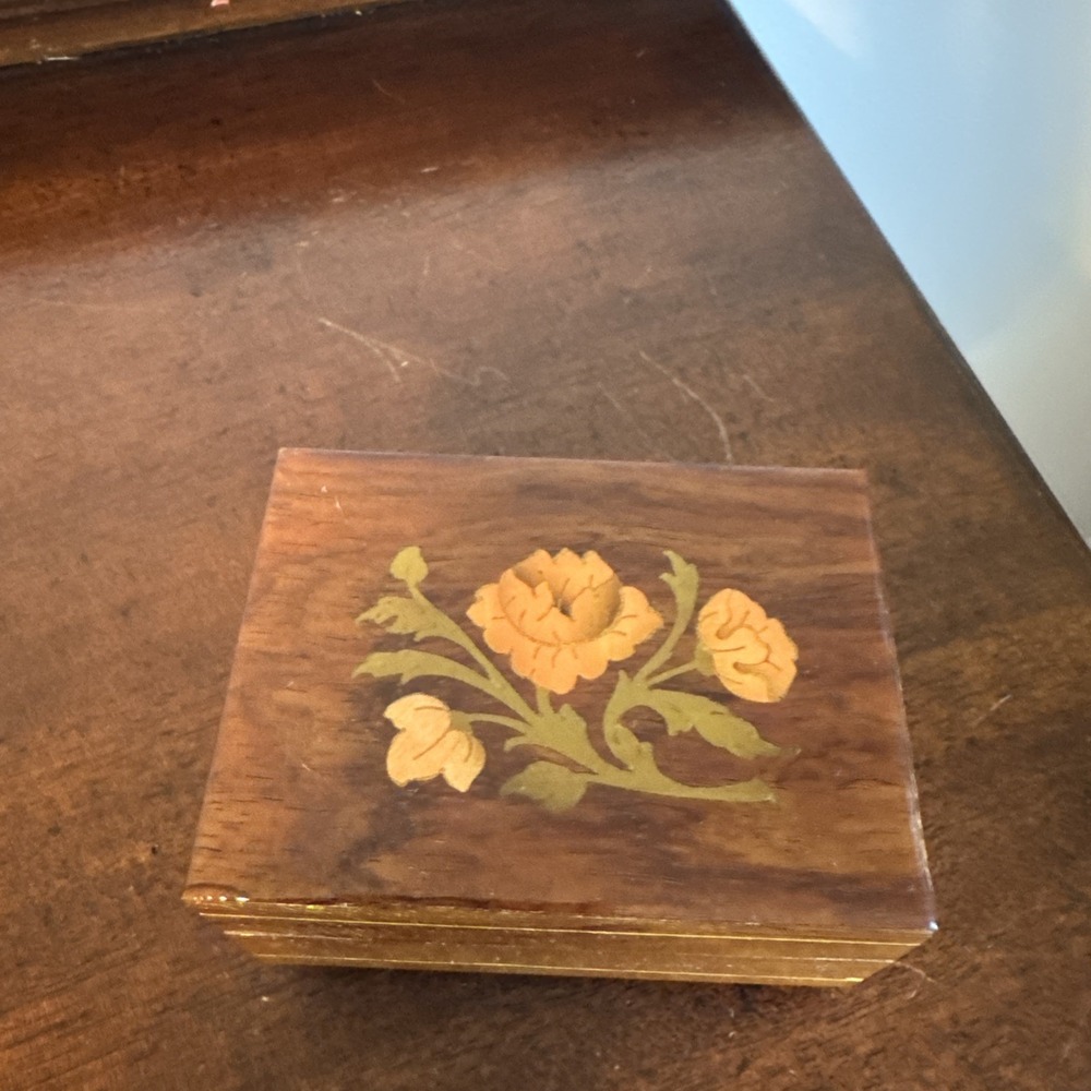 VTG Sankyo Music Box Inlaid Wood Floral Edelweiss Works Italy 🎶 MORE